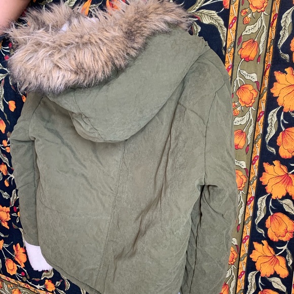 sherpa lined green parka with fur hood - Picture 3 of 3